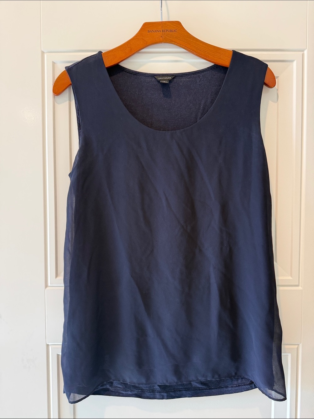 Ann Taylor Navy Sleeveless Scoop Neck Shell